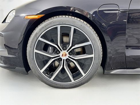 New 2026 Porsche Taycan image 32