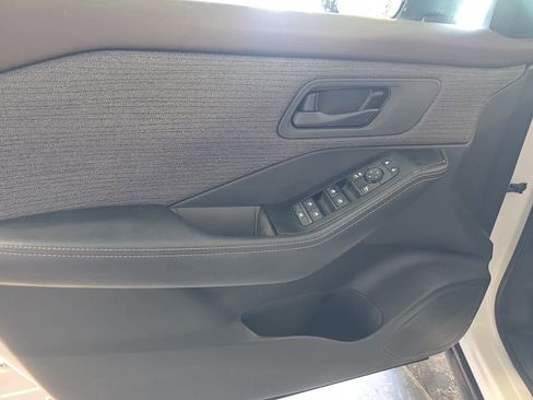 Used 2021 Nissan Rogue S image 19