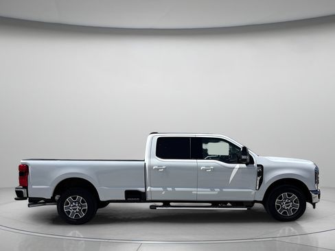 New 2026 Ford F350 Lariat image 2