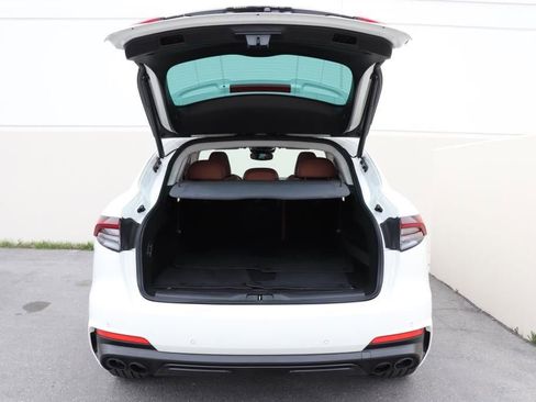 Used 2022 Maserati Levante Modena image 23