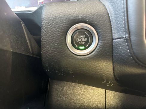 Certified 2022 GMC Yukon XL Denali w/ Denali Premium Package image 17