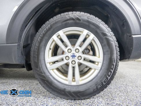 Used 2020 Ford Explorer XLT w/ Equipment Group 202A AWD/4WD image 49