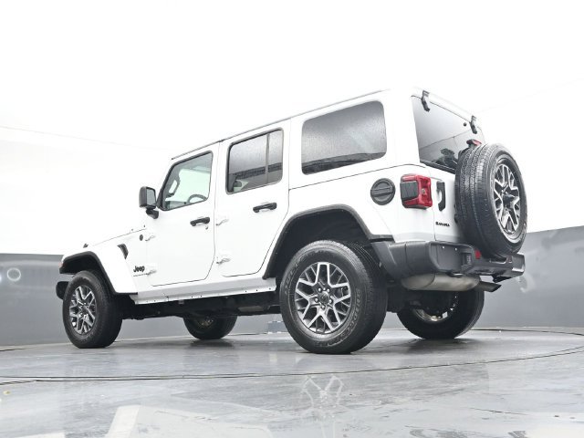 Used 2025 Jeep Wrangler Unlimited Sahara AWD/4WD image 35
