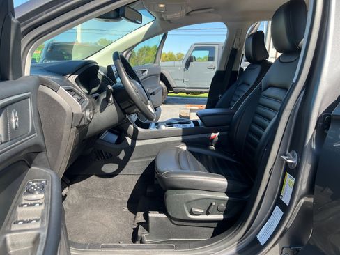 Used 2022 Ford Edge SEL image 16