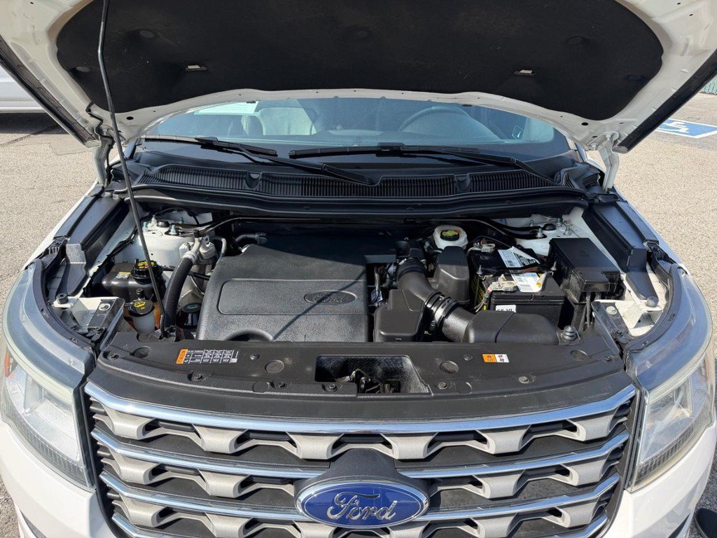 Used 2017 Ford Explorer XLT w/ Equipment Group 202A FWD image 47