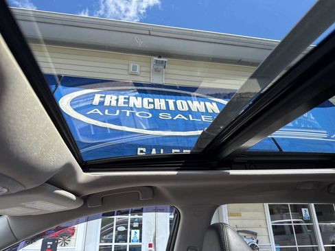 Used 2015 Nissan Rogue SL w/ SL Premium Package image 24