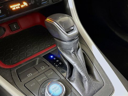 Used 2020 Toyota RAV4 TRD Off-Road image 18