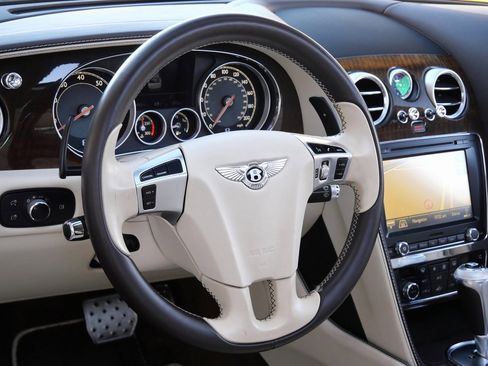 Used 2015 Bentley Flying Spur V8 image 14