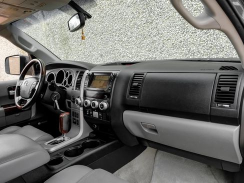 Used 2011 Toyota Sequoia Platinum image 15