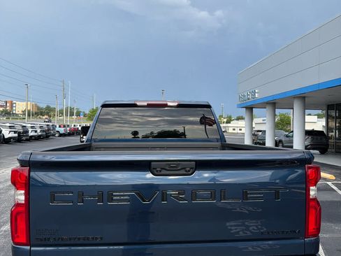 Used 2021 Chevrolet Silverado 2500 Custom w/ Custom Value Package AWD/4WD image 4