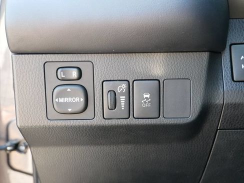Used 2013 Toyota RAV4 Limited AWD/4WD image 16