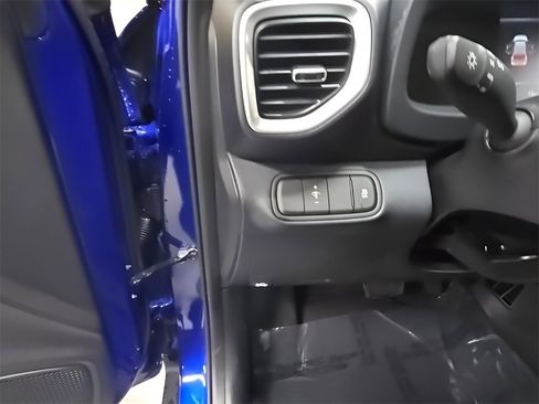 New 2026 Hyundai Venue SE image 11