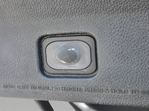 Used 2018 Ford Explorer Limited FWD image 11