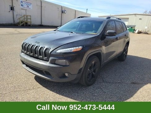Used 2016 Jeep Cherokee Latitude w/ Cold Weather Group image 1