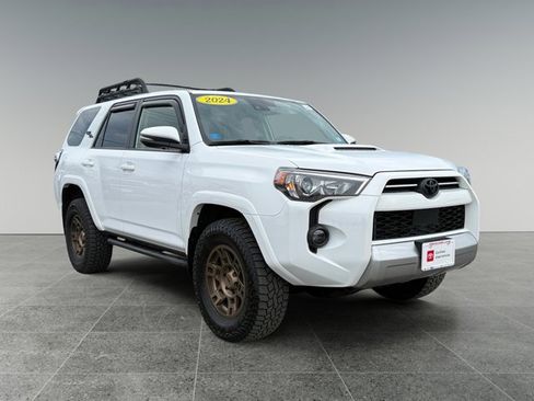 Used 2024 Toyota 4Runner TRD Off-Road Premium image 7