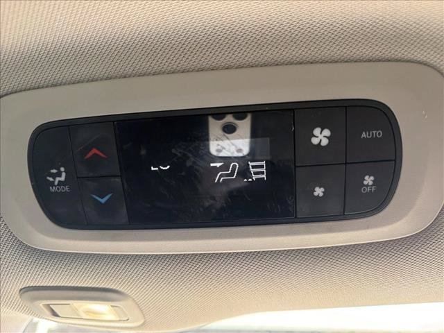 Used 2018 Chrysler Pacifica Limited w/ Advanced Safetytec Group FWD image 29