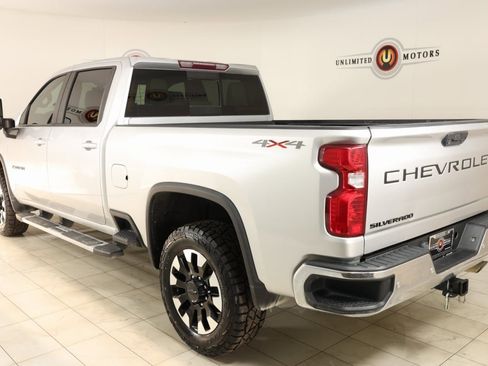 Used 2020 Chevrolet Silverado 2500 LT w/ Texas Edition image 4