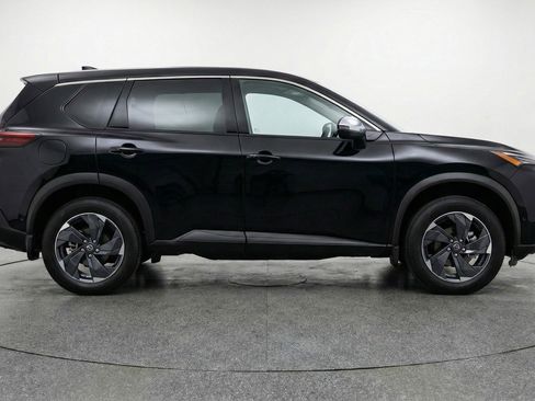 Used 2025 Nissan Rogue SV AWD/4WD image 11