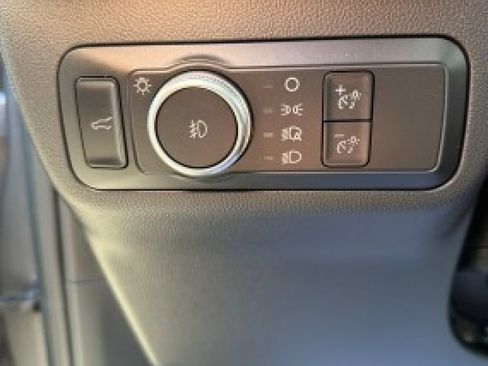 Used 2022 Ford Escape SEL w/ Technology Package FWD image 21