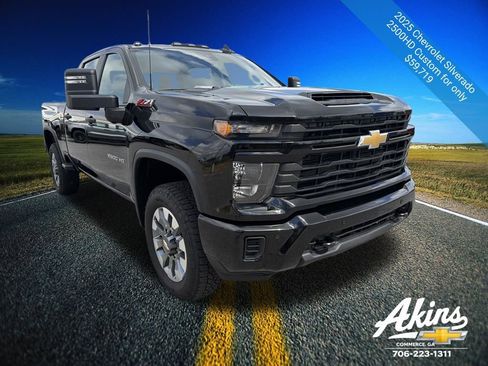 Used 2025 Chevrolet Silverado 2500 Custom w/ Custom Value Package image 6