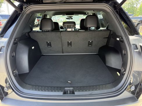 Used 2026 GMC Terrain Elevation w/ Elevation Premium Package FWD image 29