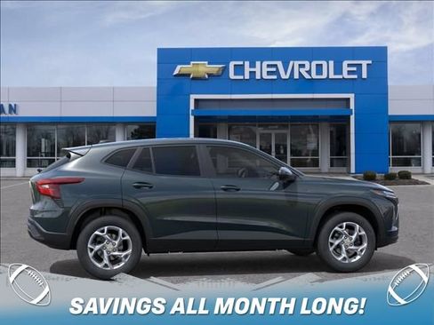 New 2026 Chevrolet Trax LS w/ LS Convenience Package FWD image 5
