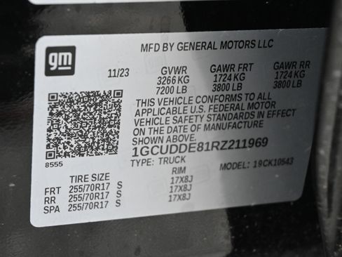 Used 2024 Chevrolet Silverado 1500 LT w/ Leather Package image 16