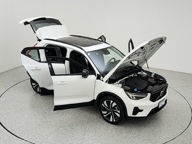 Used 2023 Volvo XC40 B5 Ultimate w/ Climate Package AWD/4WD image 40