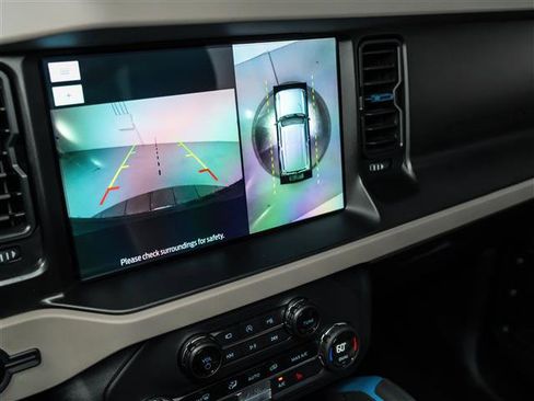 Used 2023 Ford Bronco Wildtrak image 30