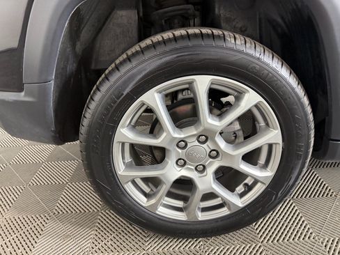 Used 2022 Jeep Compass Latitude image 5