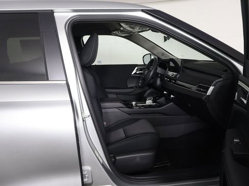 New 2026 Mitsubishi Outlander ES image 31