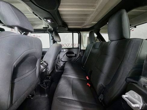 Used 2018 Jeep Wrangler Unlimited Sport S AWD/4WD image 24