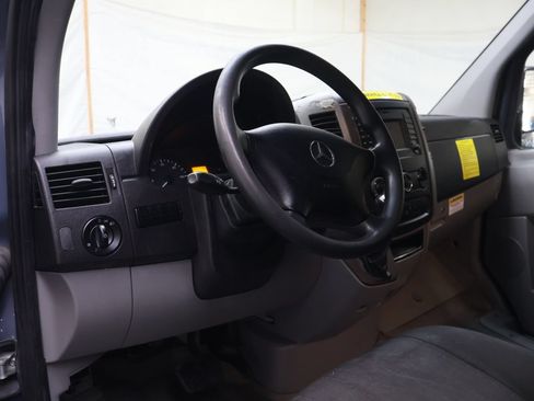 Used 2018 Mercedes-Benz Sprinter 2500 image 14