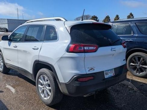 Used 2016 Jeep Cherokee Latitude w/ Cold Weather Group image 4