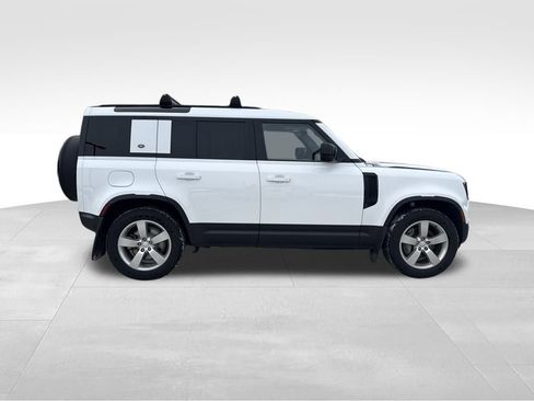 Used 2023 Land Rover Defender 110 SE image 6