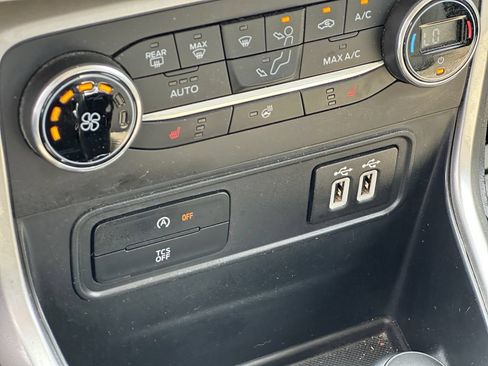Used 2019 Ford EcoSport Titanium AWD/4WD image 22