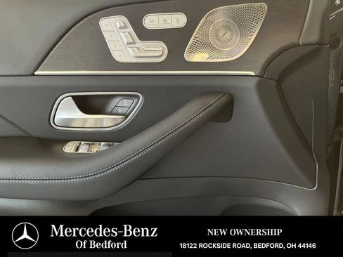 Used 2026 Mercedes-Benz GLS 580 4MATIC image 12