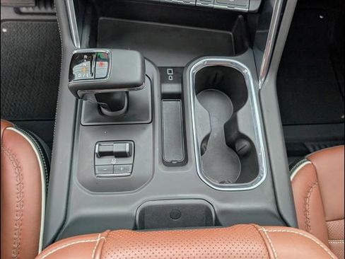 Used 2024 GMC Sierra 1500 Denali Ultimate image 12