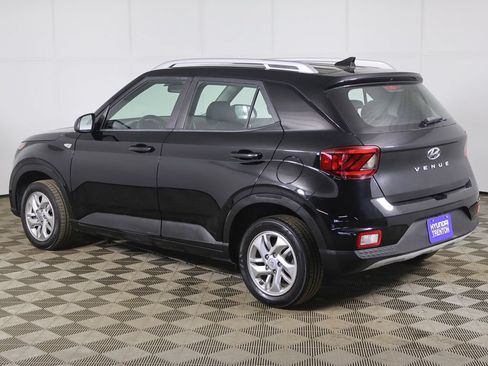 Used 2020 Hyundai Venue SEL FWD image 6