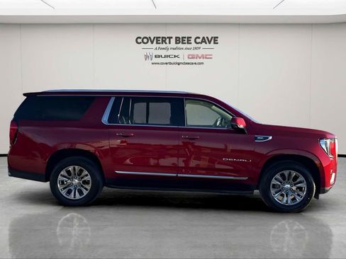 Used 2021 GMC Yukon XL Denali image 11