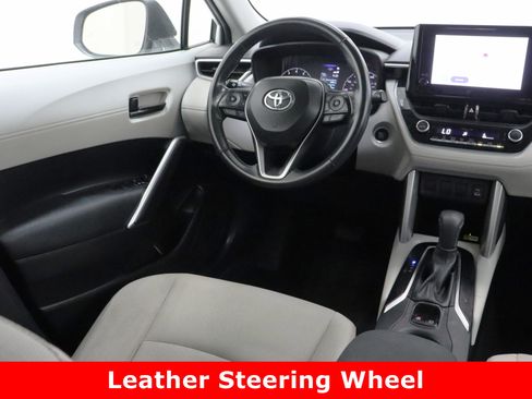 Used 2023 Toyota Corolla Cross LE image 30