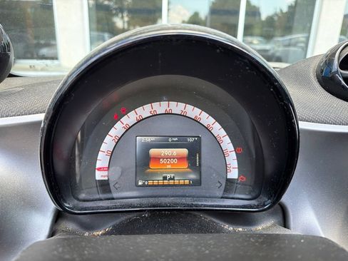 Used 2017 smart fortwo Prime RWD image 5