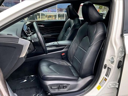 Certified 2022 Toyota Avalon Limited image 21