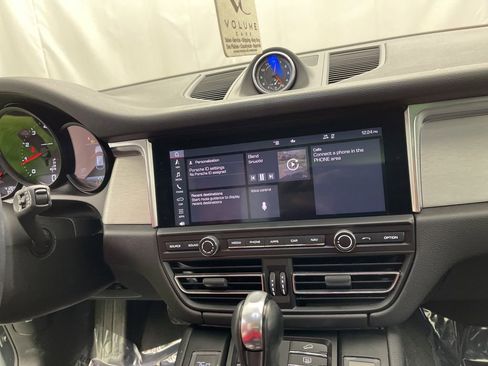 Used 2021 Porsche Macan image 17