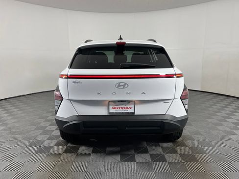 Used 2025 Hyundai Kona SEL AWD/4WD image 4