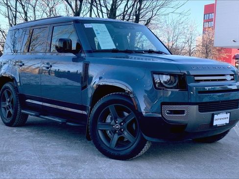 Used 2025 Land Rover Defender 110 X-Dynamic SE image 2