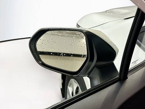 Used 2025 Toyota Corolla LE FWD image 16