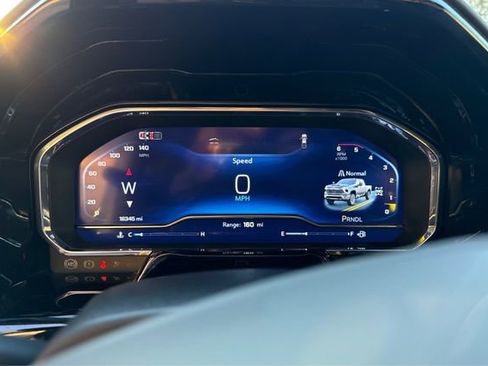 Used 2025 Chevrolet Silverado 2500 LTZ w/ LTZ Plus Package image 15