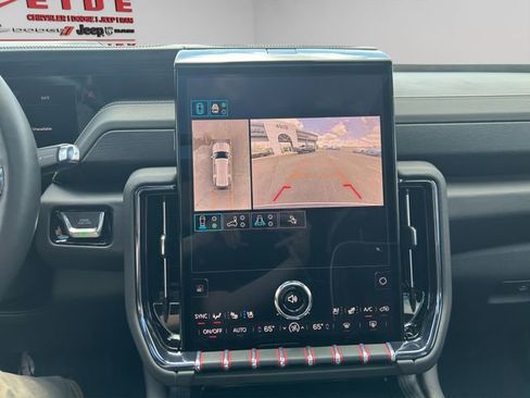 Used 2025 GMC Yukon AT4 Ultimate w/ LPO, Floor Liner Package AWD/4WD image 20
