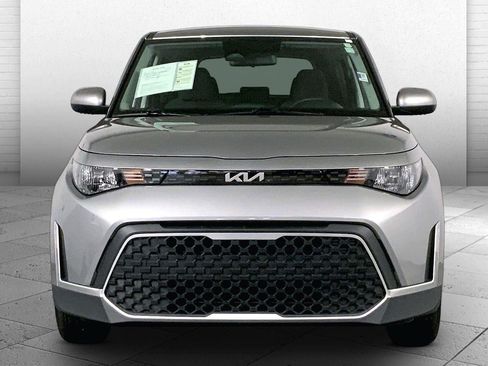 Used 2025 Kia Soul LX w/ LX Technology Package FWD image 2